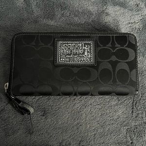 Coach Woman’s wallet